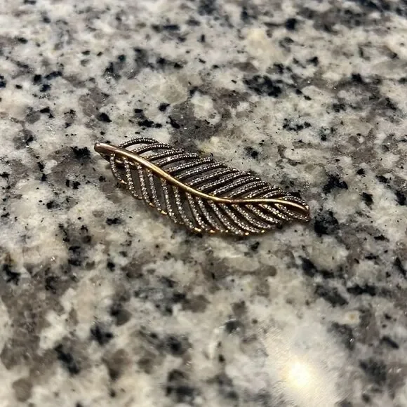 Pandora Rose Light as a Feather Pendant Necklace - Picture 4 of 8